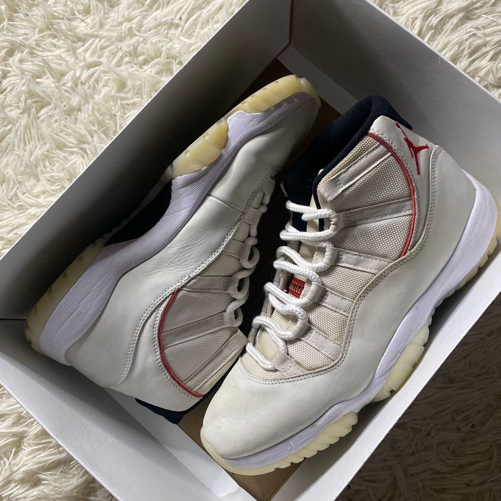 Jordan 11 pure platinum Sz 10